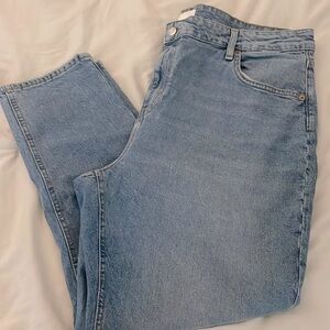 H&M light wash hi-rise Mom Jeans